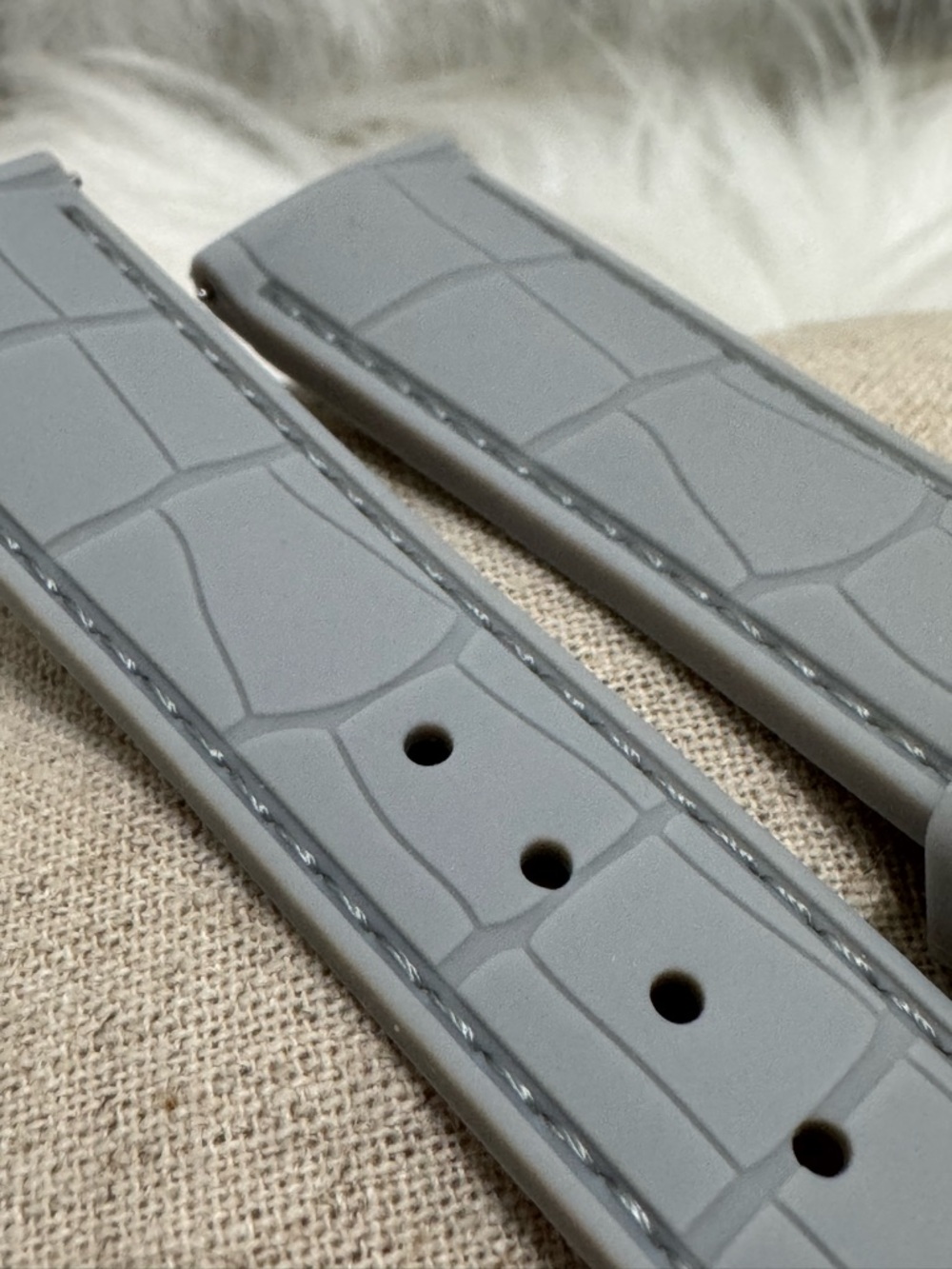 NEW wTags Michele 18MM Silicone Watch Band in Silver Grey - Picture 6 of 7
